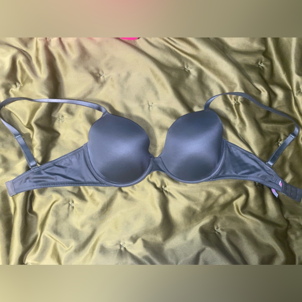 EUC - PINK - tshirt bra 34D